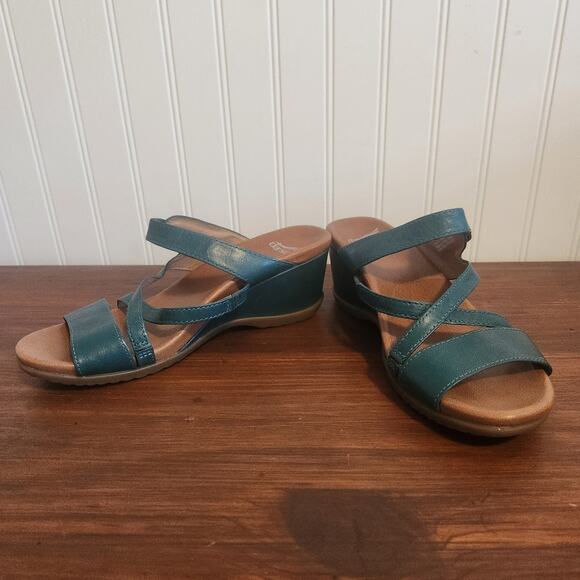 Dansko Womens Size 7.5/38 Man Made Leather Teal Open Toe Chunky Heel Sandals New - Picture 10 of 10
